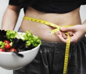 Jak szybko schudnąć? Dieta na płaski brzuch